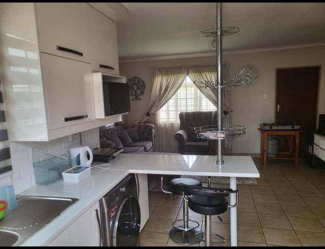 3 BEDROOM HOUSE FOR SALE IN SKY CITY